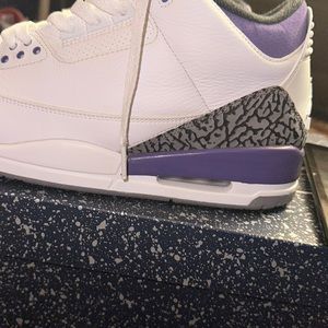 I’m selling Jordan 3 great condition as you can see they have been worn